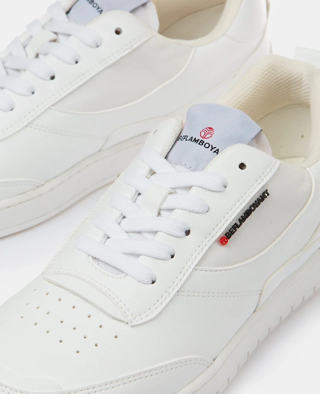 UX-68 White - Image 3